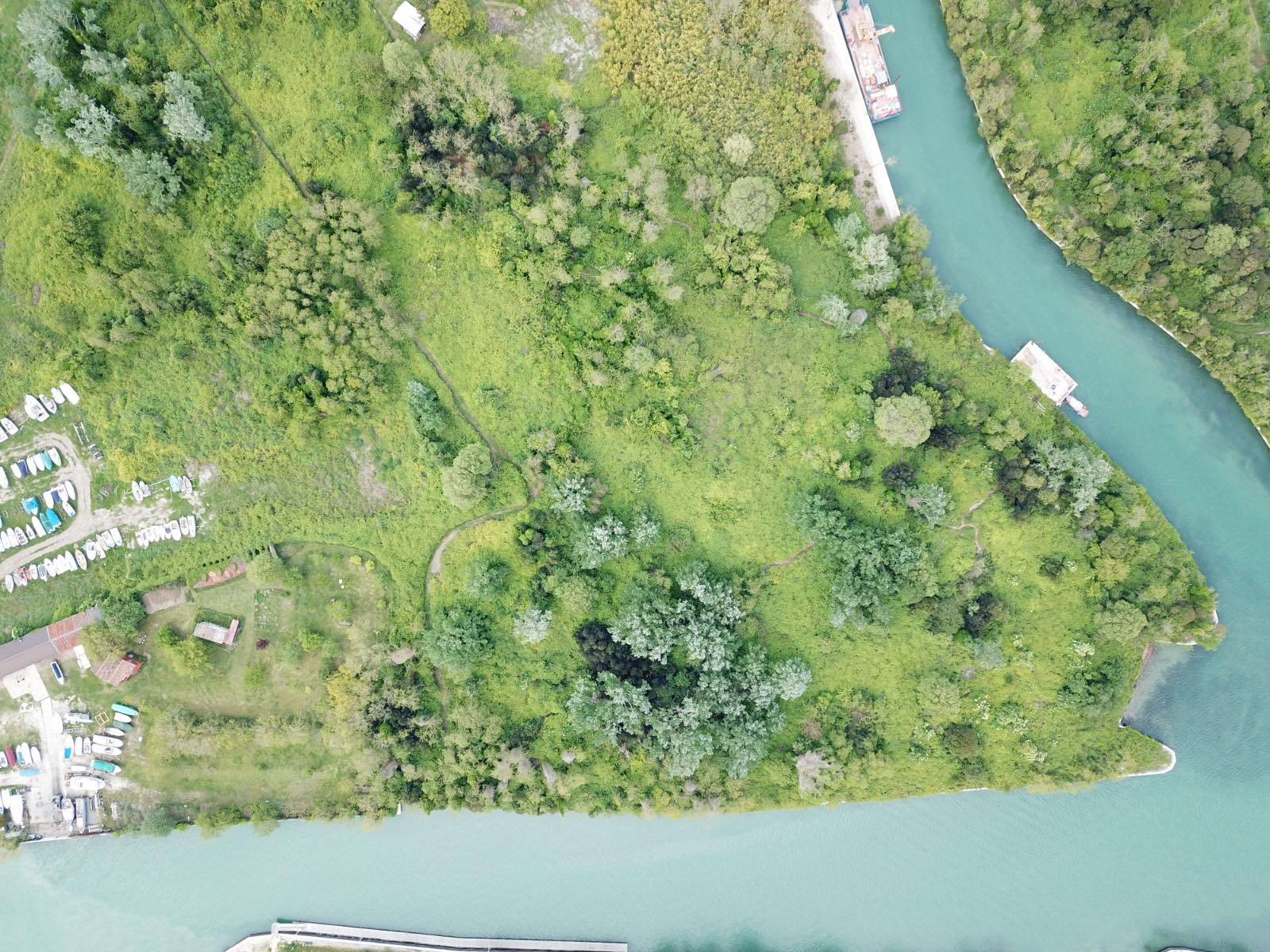 Concrete meets bricks